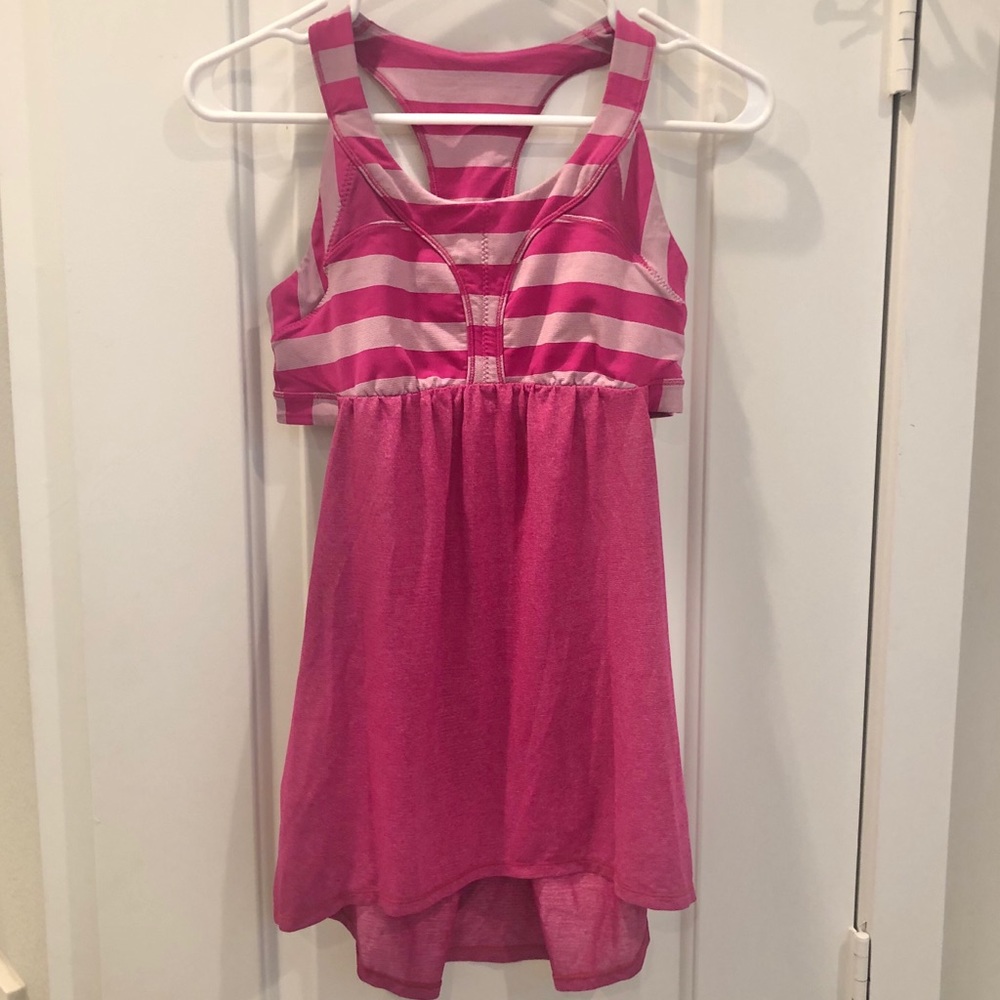 Lululemon tank top with built in bra